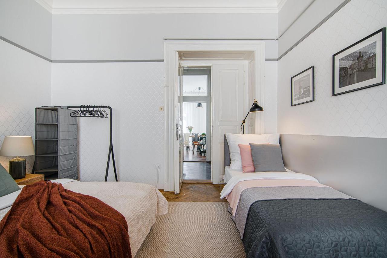 Modern And Huge Apts In Center By Michal&Friends Apartment Prague Exterior photo